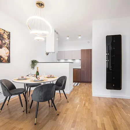 Apartament Amber Centrum Z Basenem Apartament